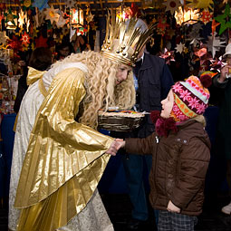 Nürnberger Christkind auf dem Christkindlmarkt