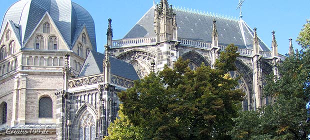 Kunsthandwerkermarkt Europamarkt Aachen am Aachener Dom