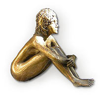 Bronzeskulptur - Sitzendes Mädchen