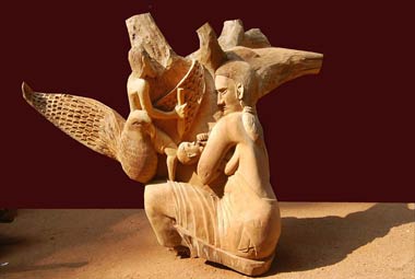 Holzzskulpturen Mutter Riyas
