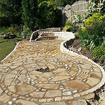 Gartenstelen und Gebrauchskeramik