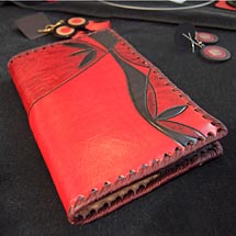 Bucheinband aus Leder, rot