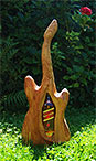 Portwein Red Label in Gitarre aus Holz