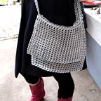Tasche aus Metallverschlüssen